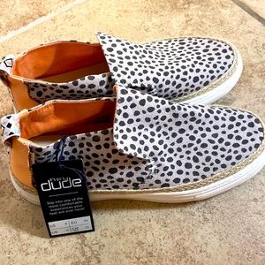 NWT Hey Dude shoes- Peyton- Cheetah Beige-sz 8